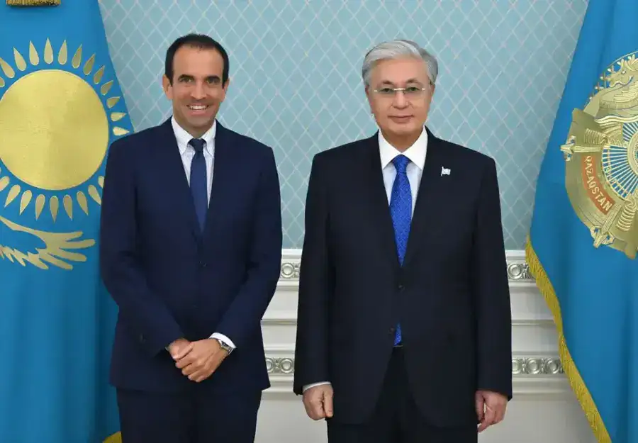 Касым-Жомарт Токаев принял президента Международной федерации падела (FIP) Луиджи Карраро и председателя мирового профессионального тура Premier Padel Насcера Бен Ганима Аль-Хелаифи (2)