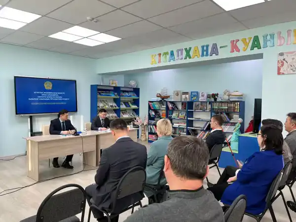 Вице-министр Ерлан Сагнаев встретился с жителями Кызылжарского района Северо-Казахстанской области. (3)