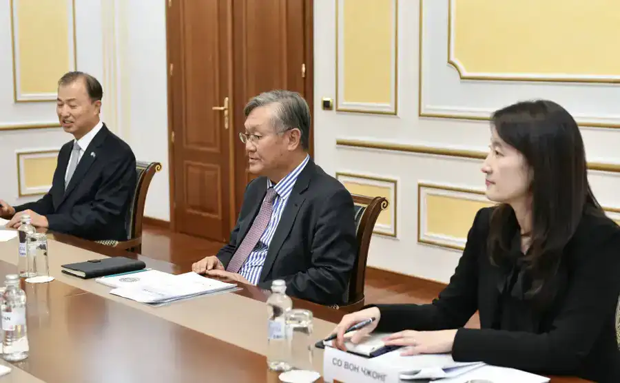 Глава МИД Казахстана провёл встречу со Специальным посланником Министра иностранных дел Южной Кореи (4)