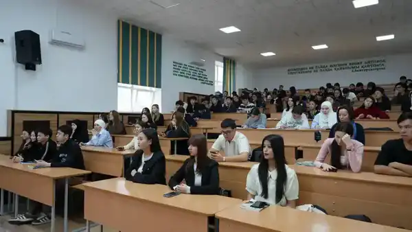 «Таза Қазақстан»: в Астане прошла лекция на тему «Экологическая чистота и гармония духовной чистоты» (3)