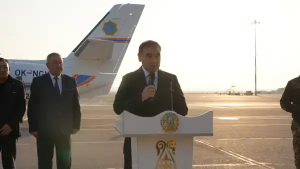 В Шымкенте встретили третий самолет L-410 для МЧС Казахстана (5)