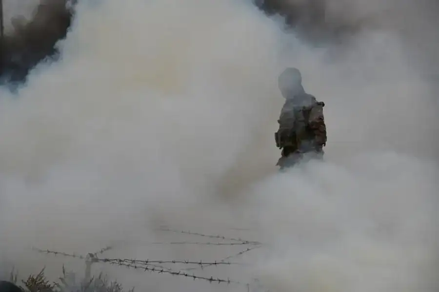 В Актауском гарнизоне более шестисот морских пехотинцев прошли обкатку танком (2)