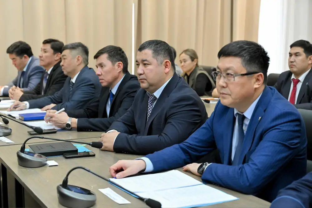 В области Абай состоялось заседание регионального штаба по профилактике наркомании и противодействию наркопреступности (8)