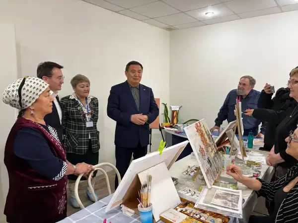 Аким области посетил центр активного долголетия города Степногорска (6)