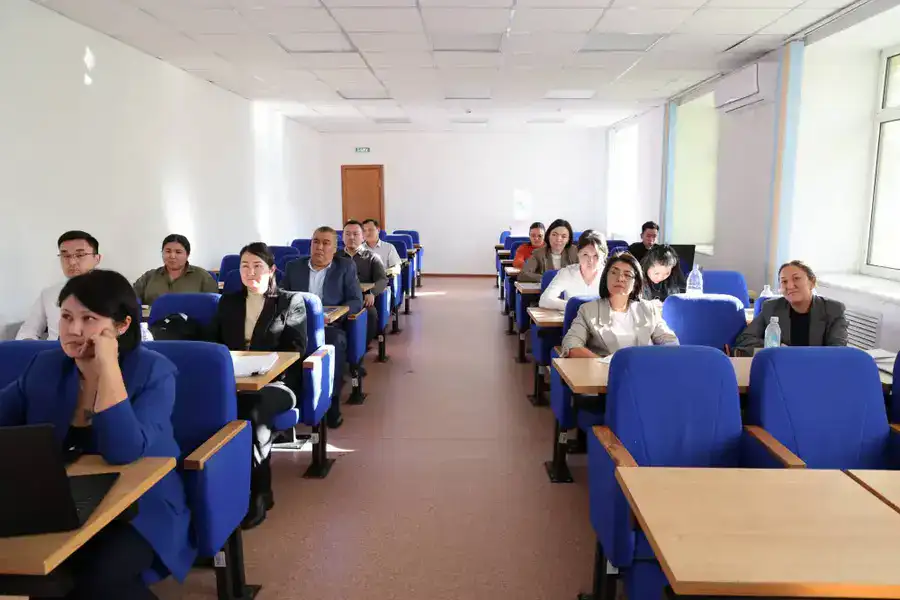 Члены Высшего Судебного Совета провели гостевые лекции для магистрантов Академии правосудия (2)