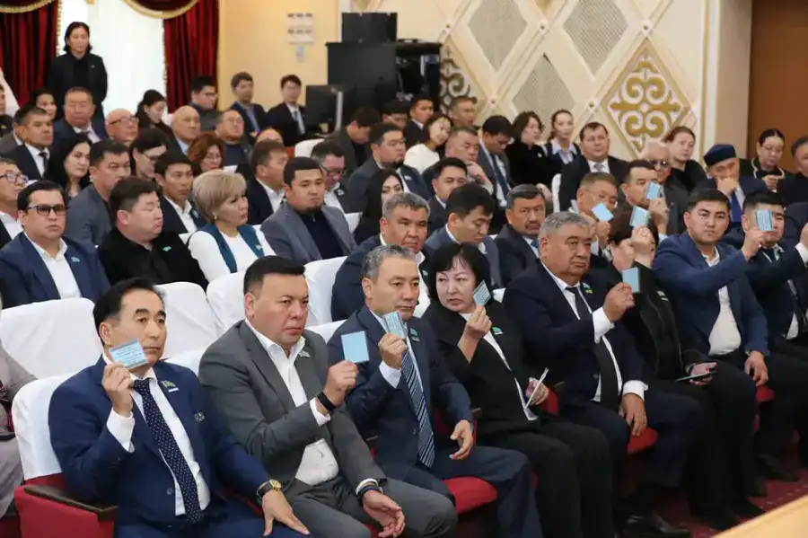 Направления развития Мангистау обсудили на сессии маслихата (4)