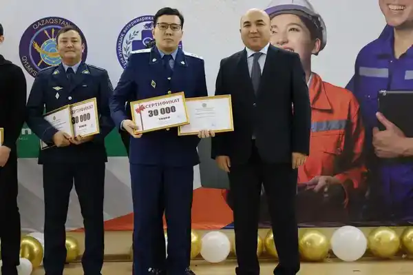 Премии лучшим молодым специалистам вручили в Нуринском районе (10)