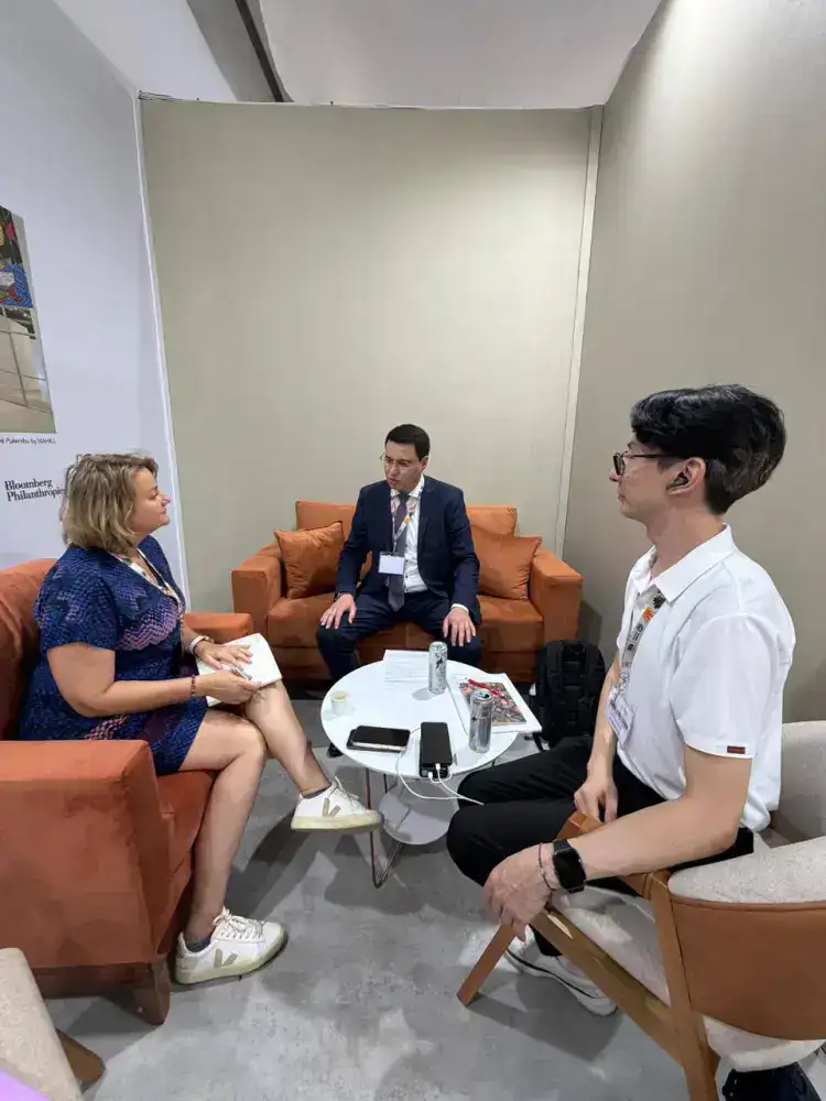 Состоялась двусторонняя встреча вице-министра Мансура Ошурбаева с Главой отдела мобилизации ресурсов и партнерства Исполнительного офиса РКИК ООН Марией Мисовиковой (2)