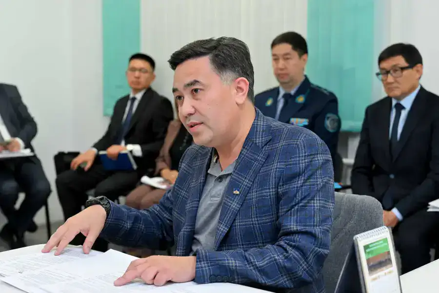 Аким области провел личный приём граждан (7)