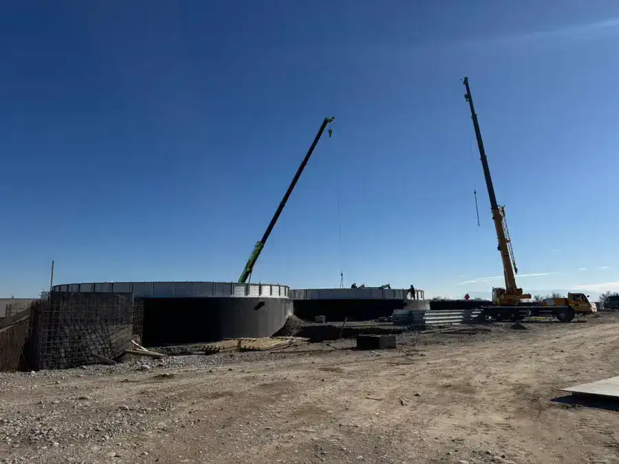 Аким области ознакомился с реализацией инвестиционных и инфраструктурных проектов в Енбекшиказахском районе (2)