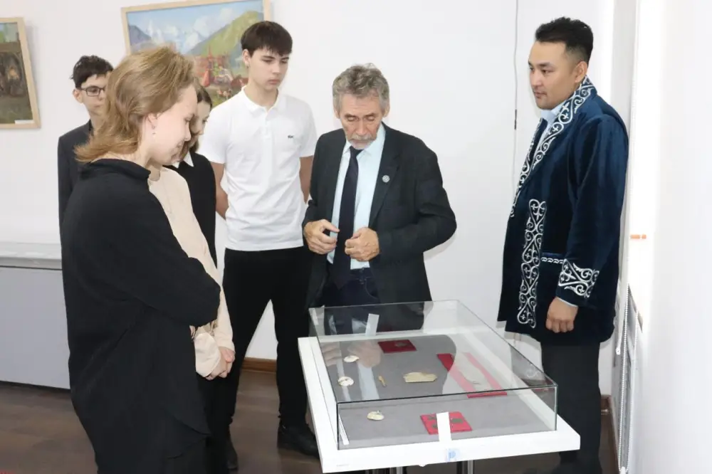 В Павлодаре открылась передвижная выставка «Берельские курганы – вечное наследие Алтая» (2)
