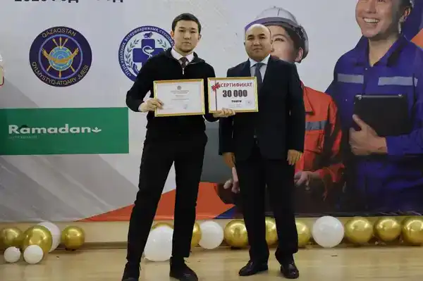 Премии лучшим молодым специалистам вручили в Нуринском районе (7)