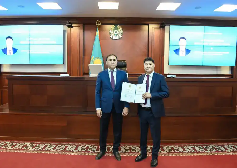 Награждены лучшие работники дорожной отрасли (4)