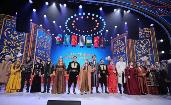 Более 1500 человек посетили концерт, посвящённый торжественной церемонии закрытия «Культурной столицы тюркского мира Актау – 2025» (8)