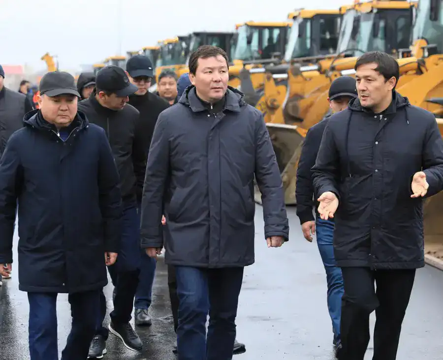 В Актобе 357 единиц спецтехники подготовлены для уборки снега (6)