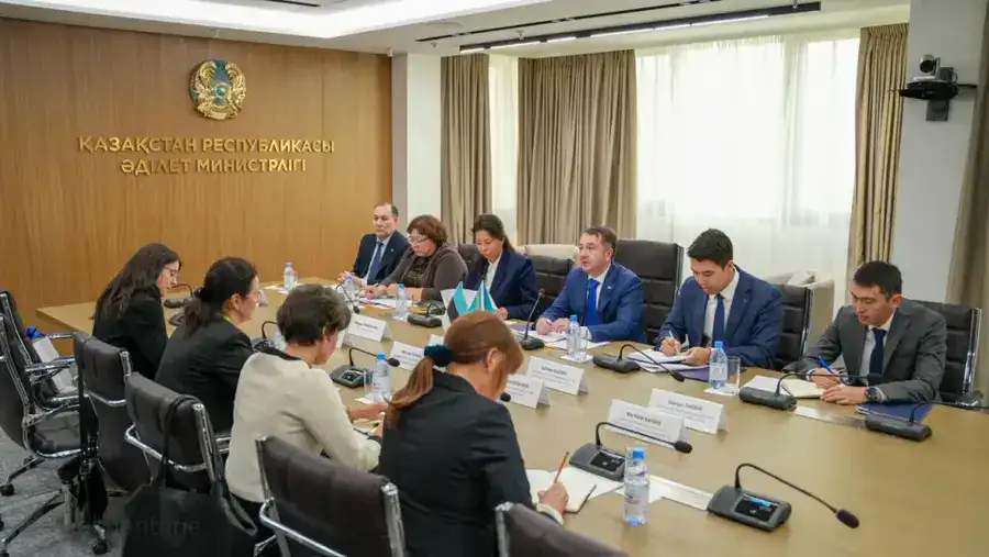 Министр юстиции Республики Казахстан Ерлан Сарсембаев встретился с Министром юстиции и цифрового развития Республики Эстония Лиисой Пакостой (9)