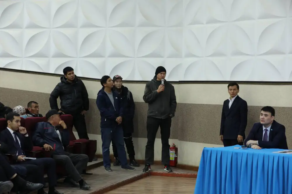 Нурдаулет Килыбай провёл личный приём жителей города Жанаозен (3)