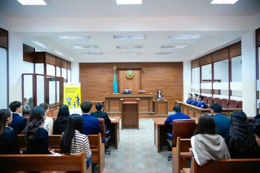 «Закон и порядок»: показательный суд инсценировали для студентов в Астане (7)