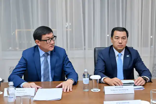 В Семее обсудили строительство детской академии по футзалу (5)