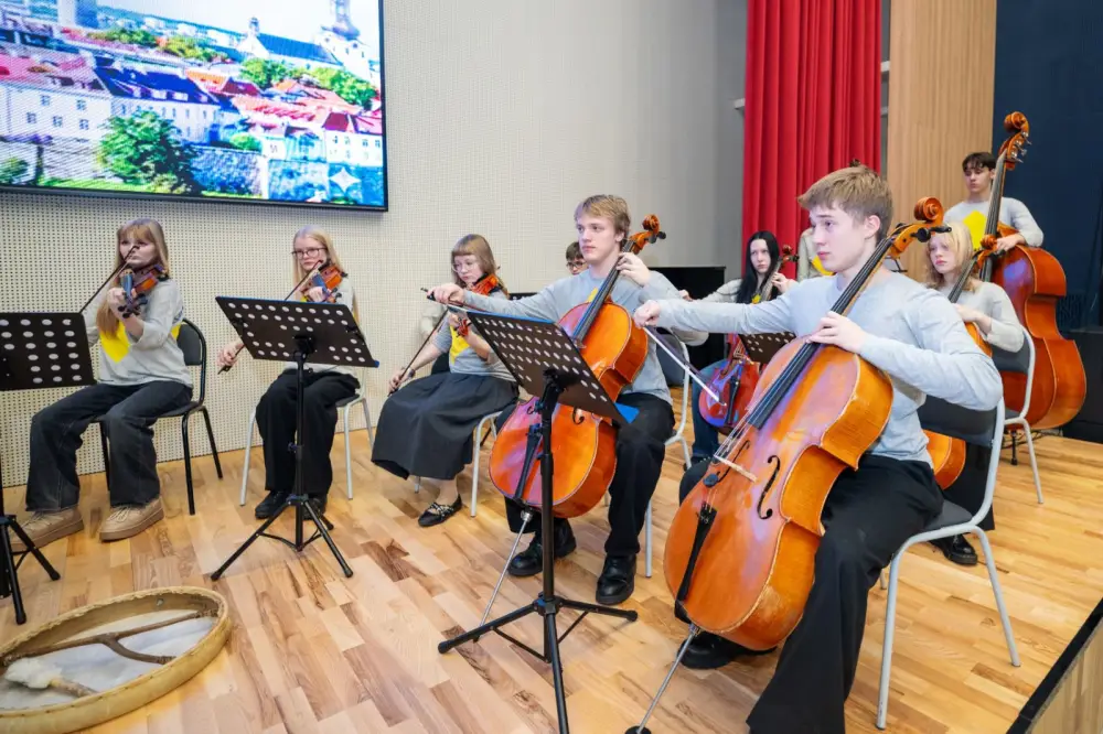 Первая леди Эстонии Сирье Карис посетила «Келешек мектебі» (2)