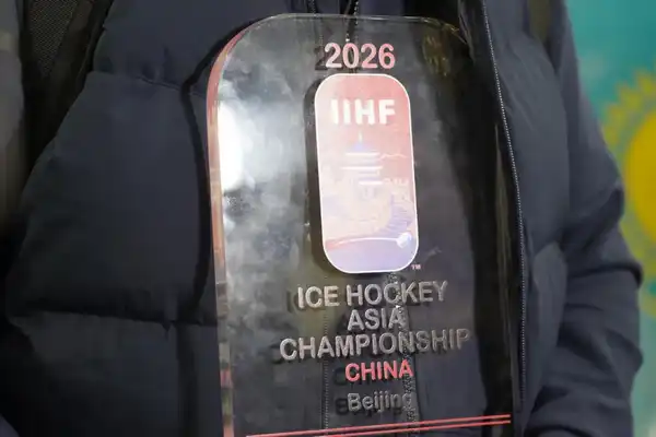 Спортсмены, ставшие чемпионами Азии по хоккею, вернулись в страну (6)