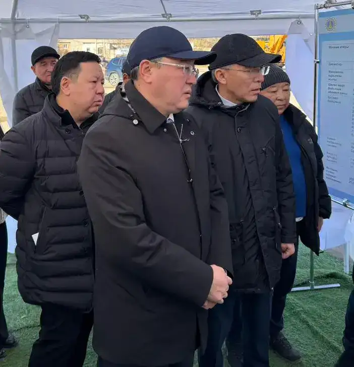 Аким области ознакомился с реализацией инвестиционных и инфраструктурных проектов в Енбекшиказахском районе (3)