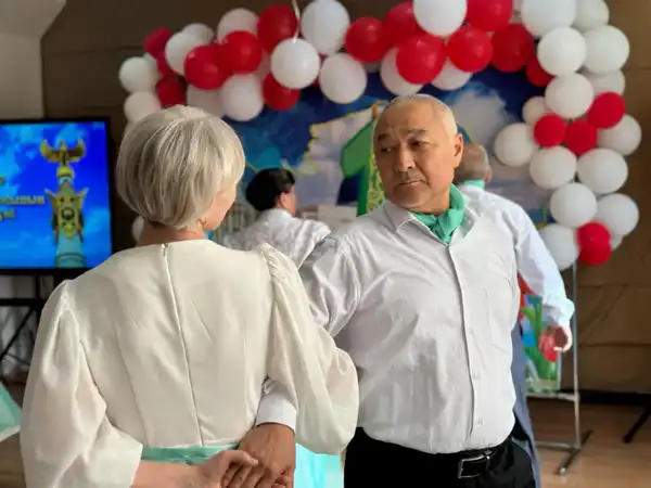 В Астане открылся танцевальный кружок при Центре активного долголетия (2)