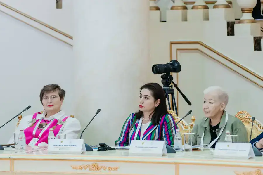 В Атырау стартовал международный симпозиум «Сарайшык: история и культура Великой степи на стыке Востока и Запада» (4)