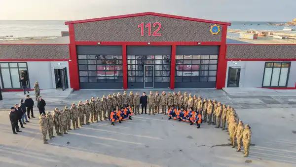 Глава МЧС открыл на побережье Каспия новую пожарно-спасательную часть (2)