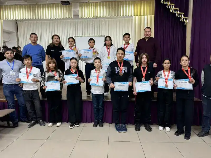 Шахматы в школе: в Карагандинской области дети учатся логике и стратегии с начальных классов (4)