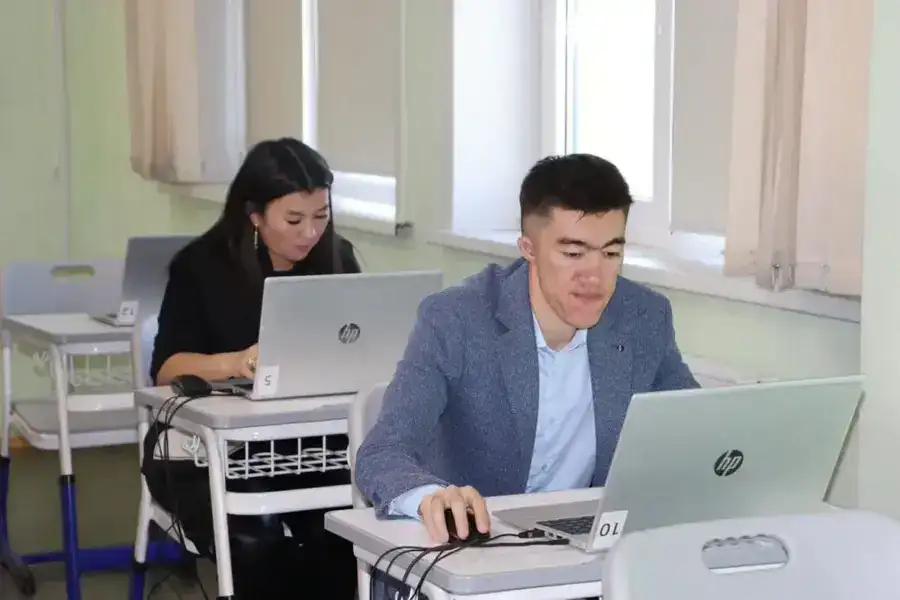 В области Абай прошла областная олимпиада для учителей математики и информатики (2)