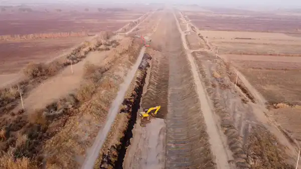 Масштабная очистка около 65 км ирригационных каналов началась в Жетысайском районе благодаря использованию новой спецтехники (3)