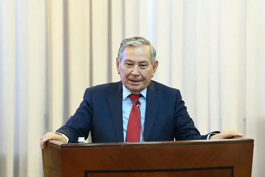 Глава региона встретился с государственным и общественным деятелем Мухтаром Кул-Мухаммедом (5)