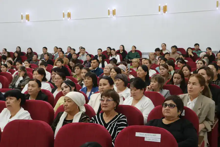 Отмечены 130-летие Жиенгали Тилепбергенова и 95-летие газеты «Темир» (2)