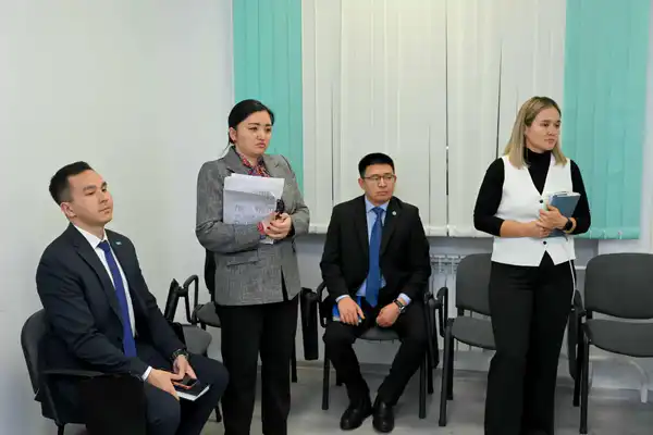 Глава региона принял граждан по личным вопросам (3)