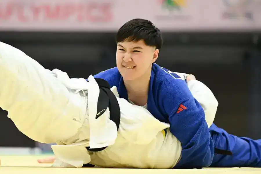 Столичные сурдо-борцы завоевали две медали в первый день турнира в Японии (2)