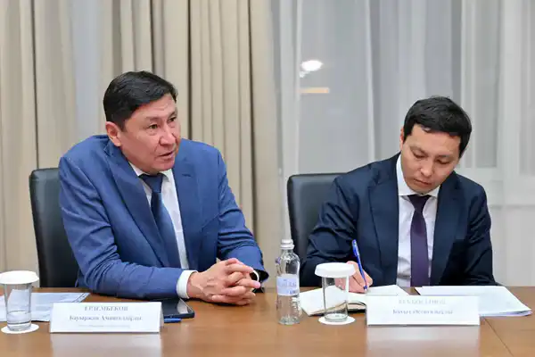 В Семее обсудили строительство детской академии по футзалу (7)