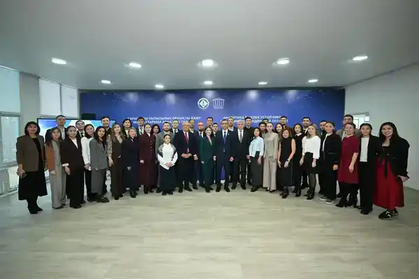 Спикер Сената встретился с работниками предприятий Карагандинской области и выступил с лекцией перед молодёжью (6)