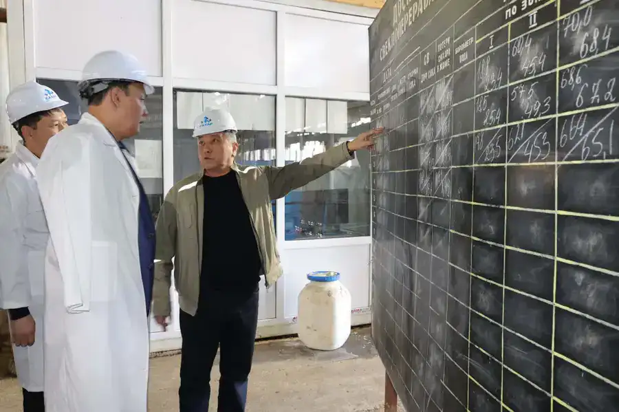 Ербол Карашукеев ознакомился с развитием свекольной отрасли в Меркенском районе (8)