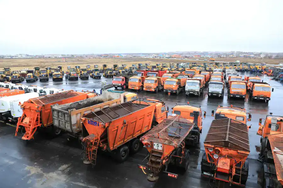 В Актобе 357 единиц спецтехники подготовлены для уборки снега (4)