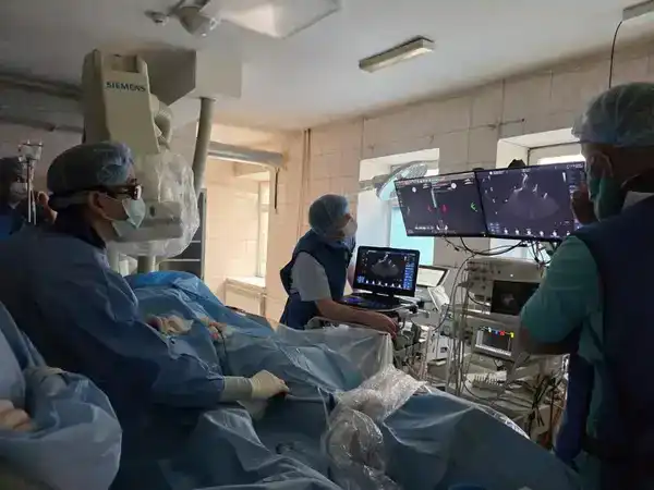 В Караганде начали проводить инновационные операции на сердце (5)