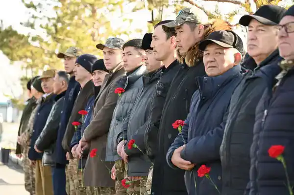 «Алаш! Әруақ! Абылай!» — казахские военные традиции ожили на Дне батыров в Караганде (9)