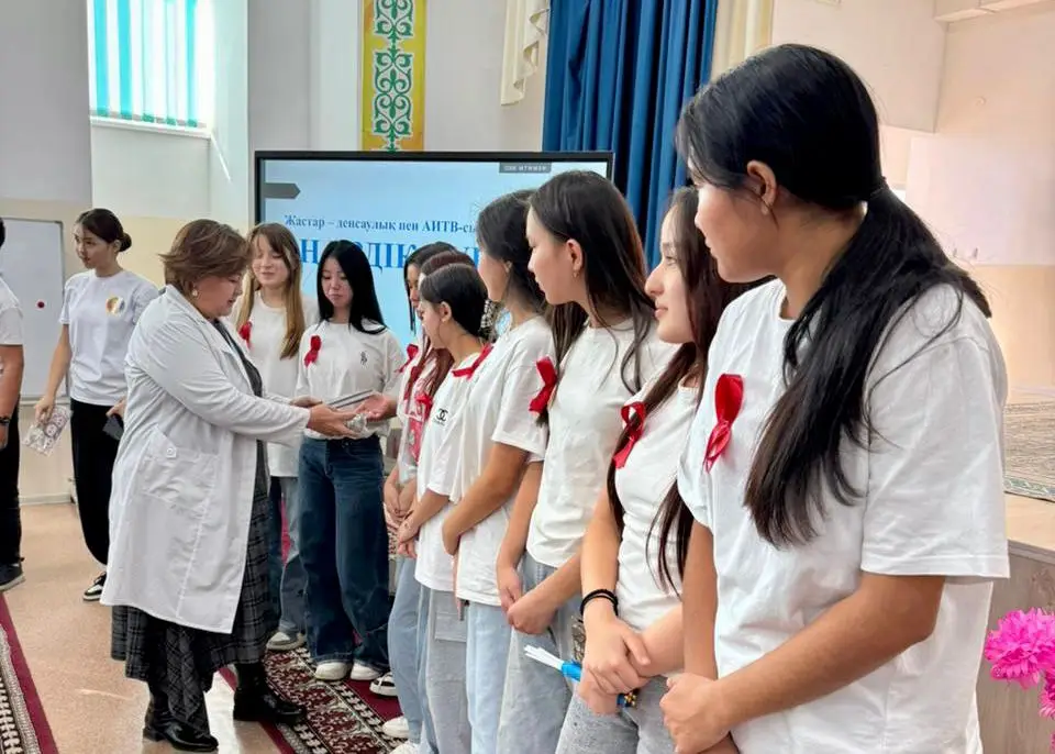 В Уйгурском районе состоялся форум подростков, посвящённый вопросам ВИЧ и укреплению здоровья (2)