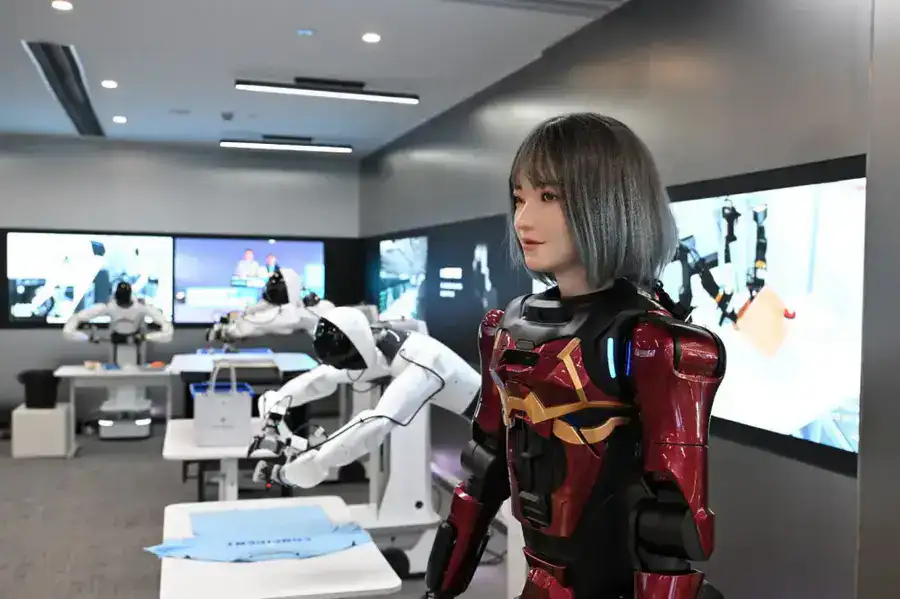 Аким Алматы встретился с сооснователем AgiBot и запустил стратегическое сотрудничество в сфере робототехники и ИИ (4)