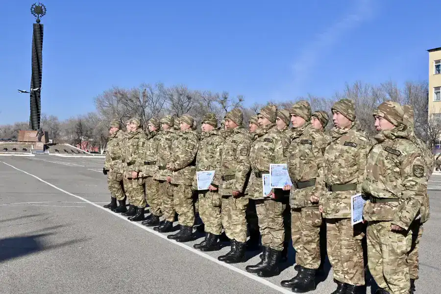 В Алатау проводили домой солдат срочной службы (4)