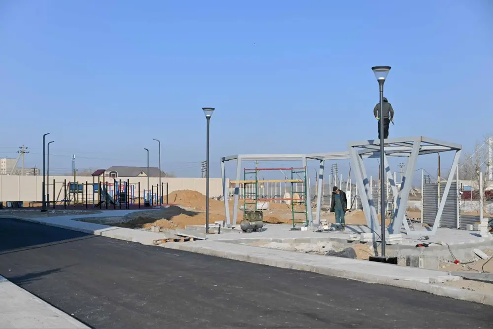 Строительство Дворца школьников на 500 мест в Семее ведется ускоренными темпами (2)