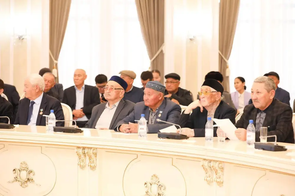В Мангистау прошла республиканская конференция, посвященная 150-летию Тобанияза Алниязулы (4)