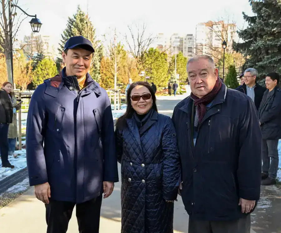 Дархан Сатыбалды посетил новый сквер в Алматы (4)