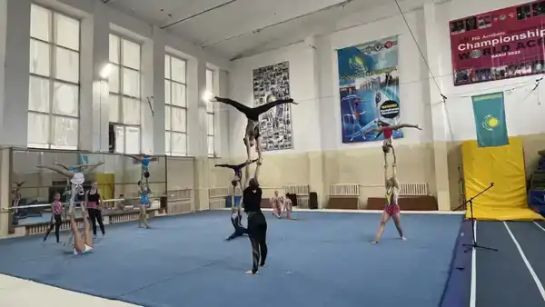 В Караганде стартовал чемпионат РК по спортивной акробатике (2)