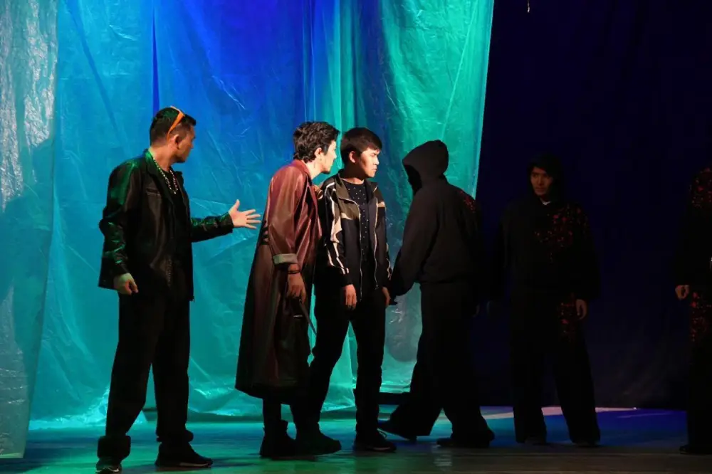 «S.O.S.»: В Астане показали специальный спектакль о вреде наркотиков (3)